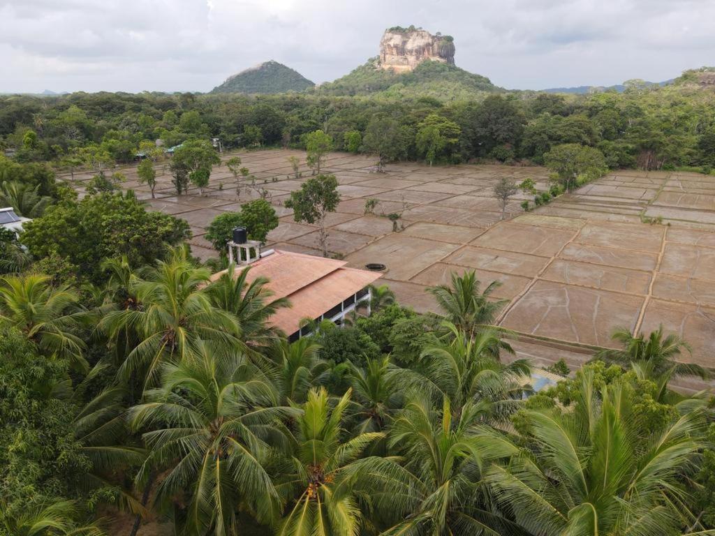 Sigiriya Paradise Inn Esterno foto